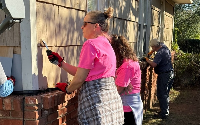credit union volunteers for Rebuilding Together OKC